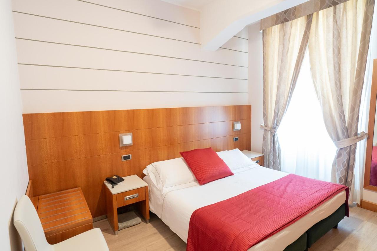 Hotel Ligure Алассио Экстерьер фото