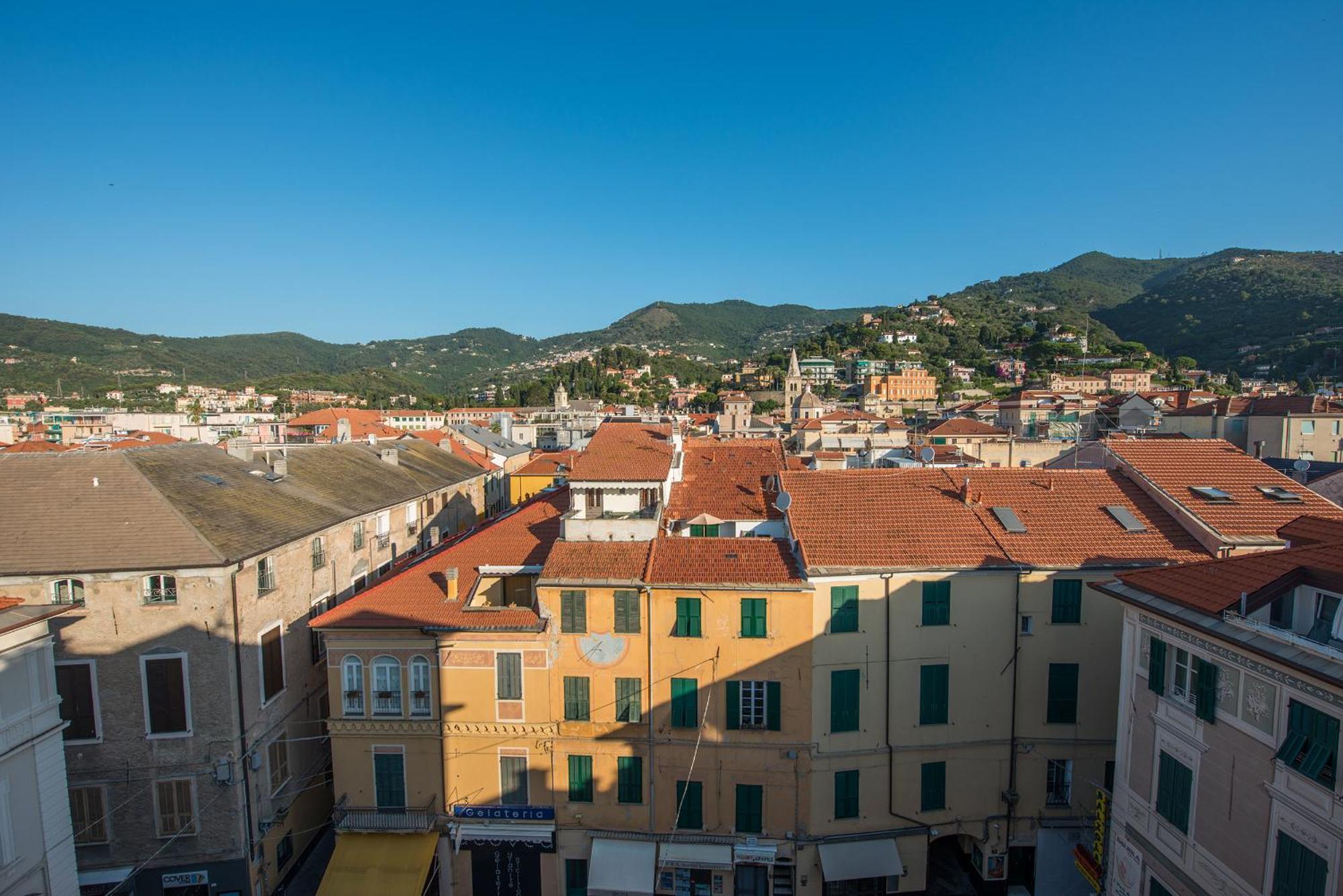 Hotel Ligure Алассио Экстерьер фото