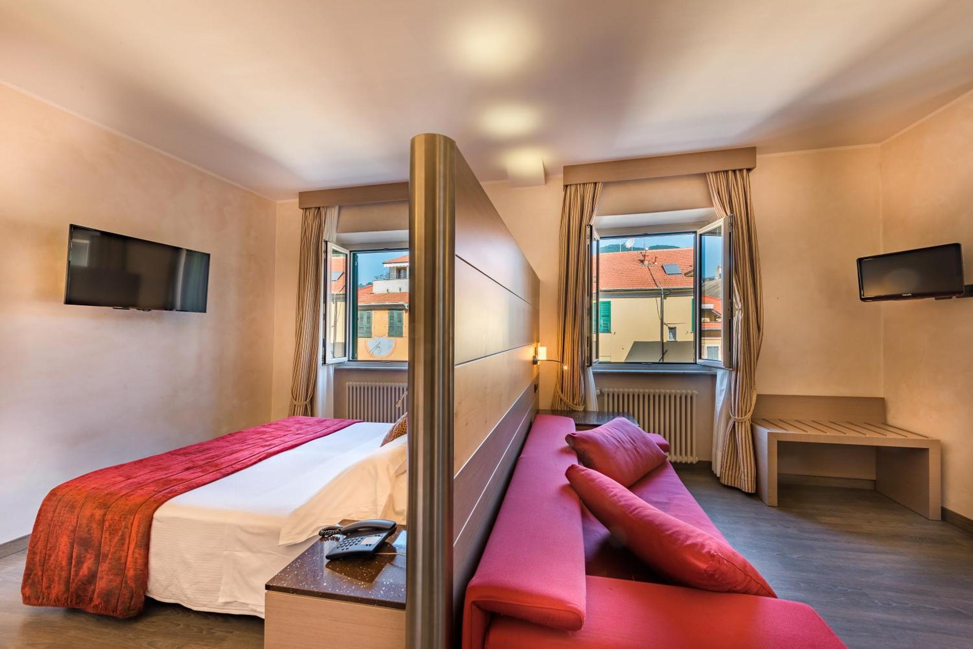 Hotel Ligure Алассио Экстерьер фото